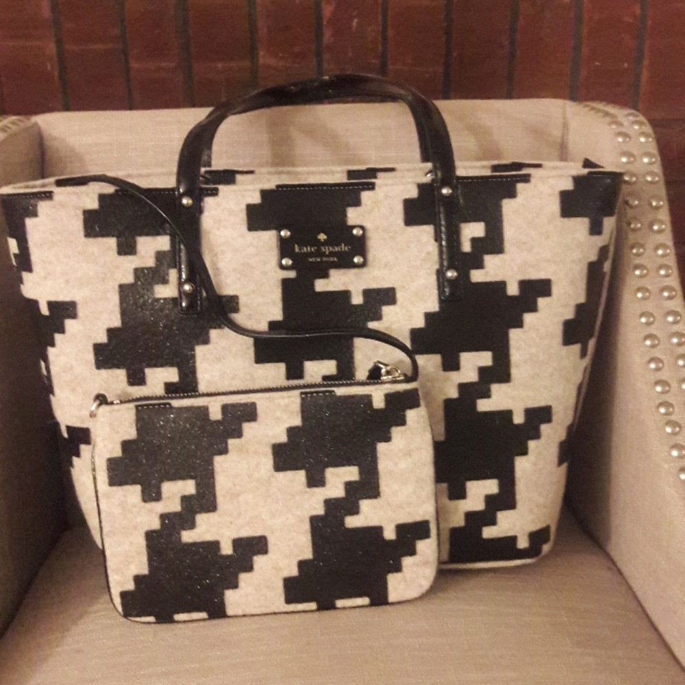 Purses - Picture 2 of 8